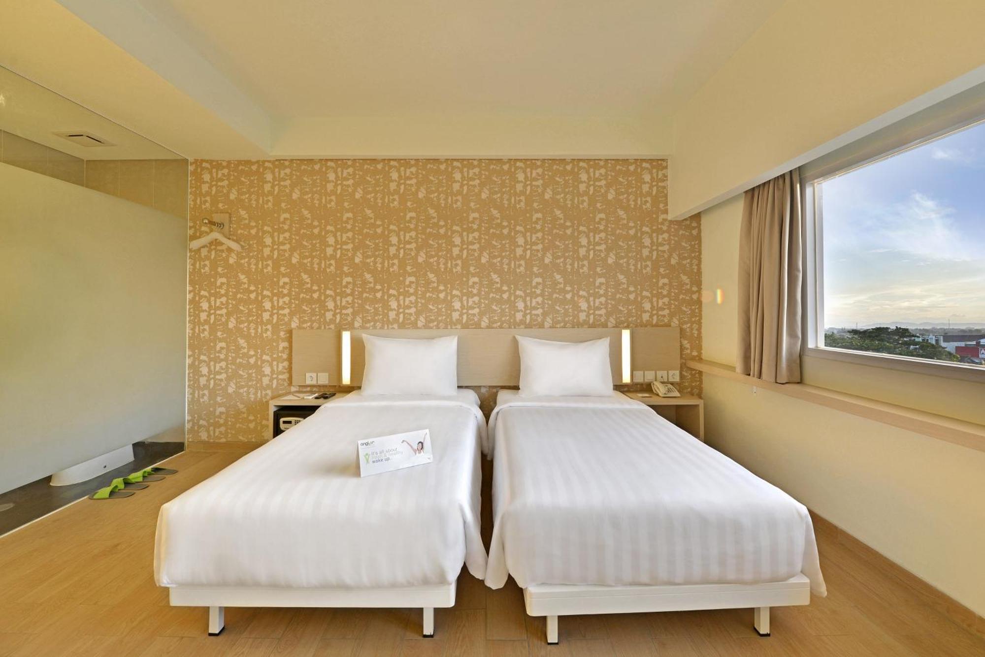 Whiz Prime Hotel Sudirman Cilacap Εξωτερικό φωτογραφία