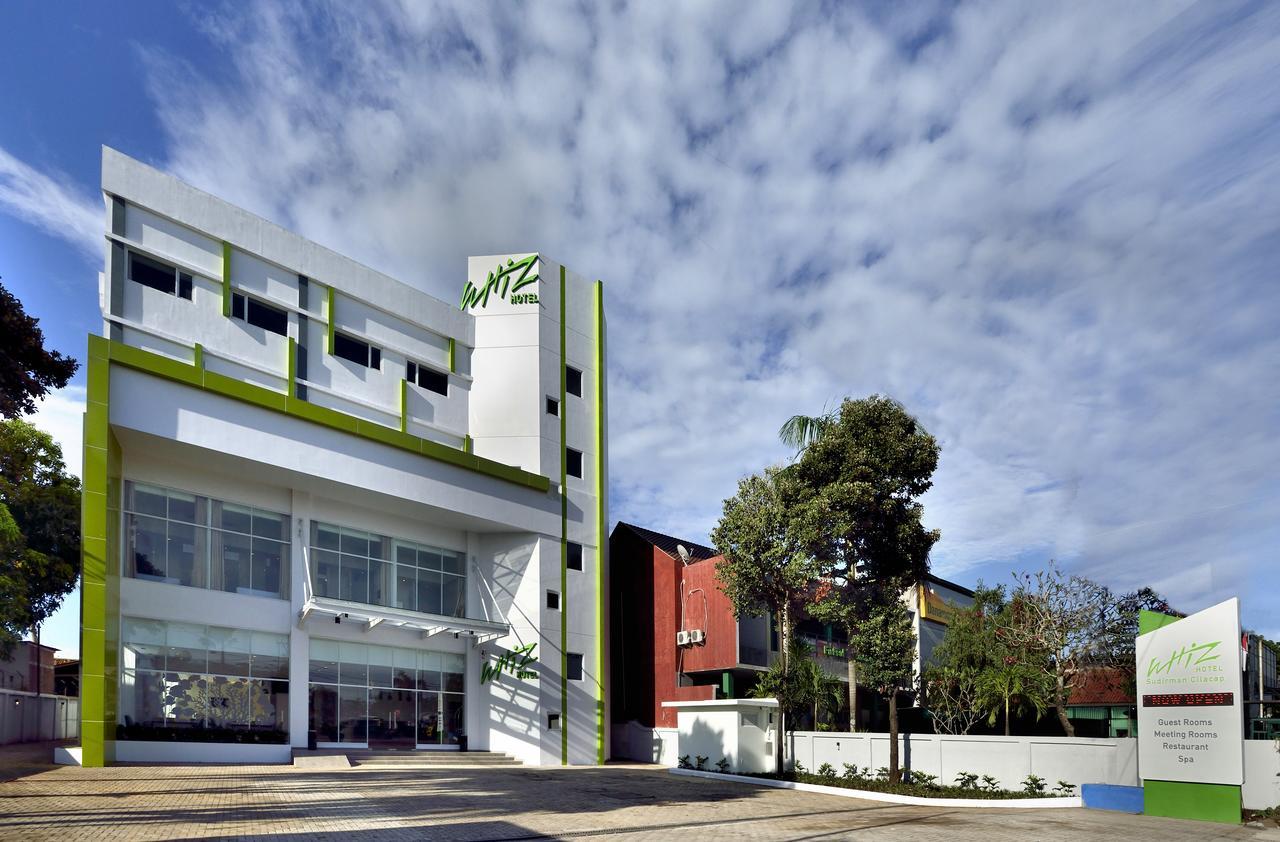 Whiz Prime Hotel Sudirman Cilacap Εξωτερικό φωτογραφία