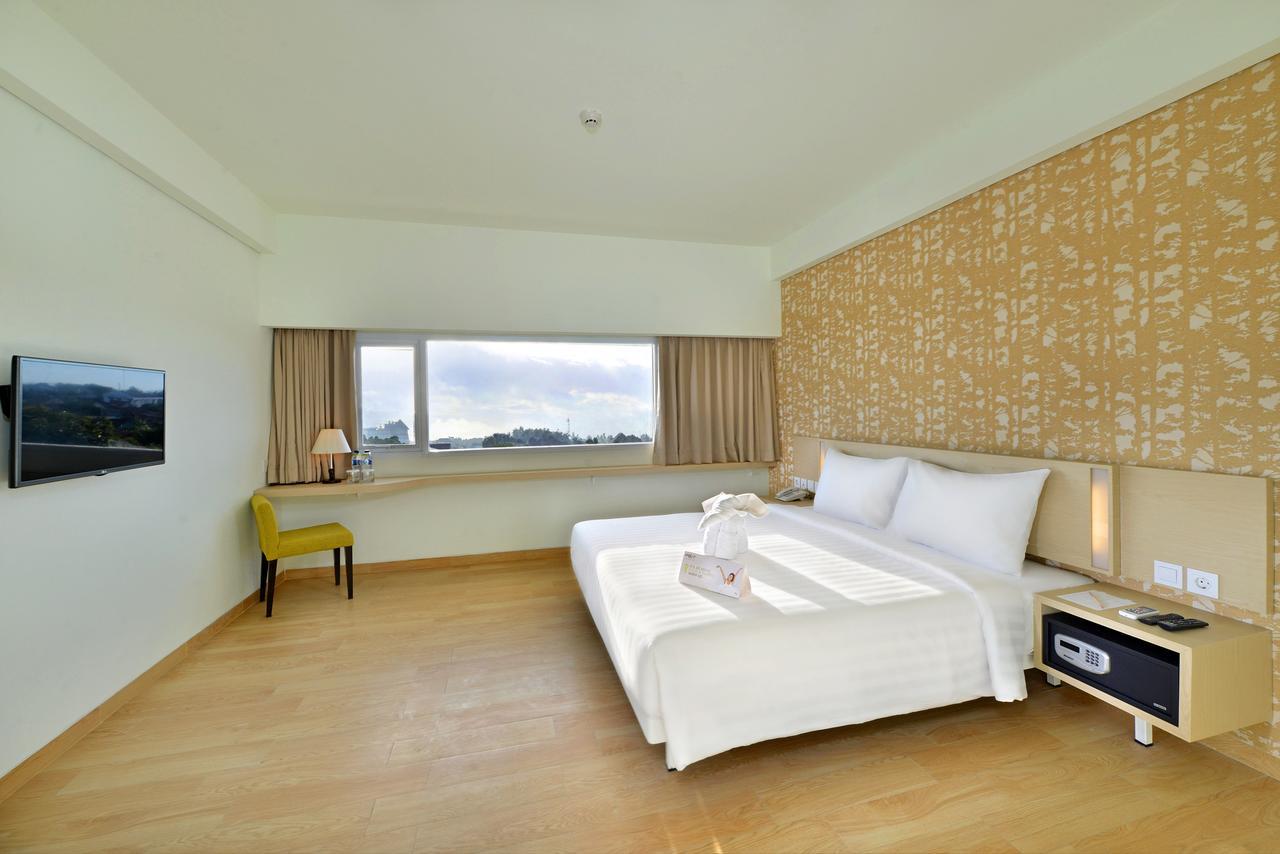 Whiz Prime Hotel Sudirman Cilacap Εξωτερικό φωτογραφία
